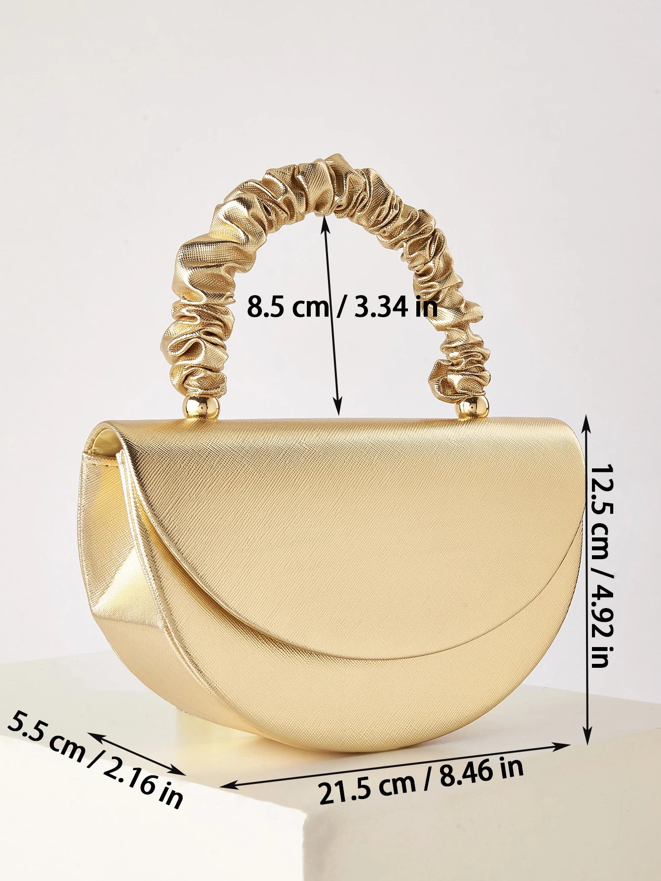 Beautiful and shiny pleated clutches and evening bags, bridal wedding clutches are suitable for attending banquets and parties.